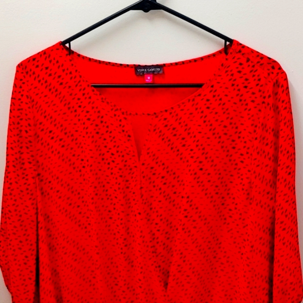 Vince Camuto blouse. Med